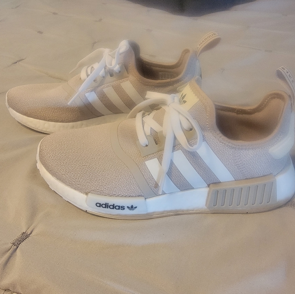 Tennis Shoes